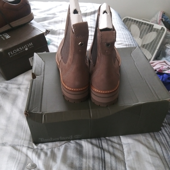 Ladies Timberlands - Picture 3 of 3